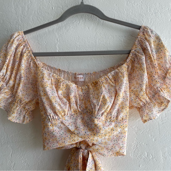 Cropped Floral Short-Sleeve Crossover Wrap Top - Picture 2 of 9